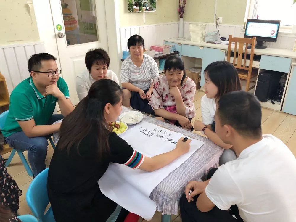 萬(wàn)嬰麓山潤(rùn)城幼兒園 “幼小銜接，無(wú)縫對(duì)接”大班主題式家長(zhǎng)座談會(huì)暨家庭教育咨詢