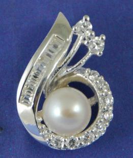 925銀飾批發定制 戒指、吊墜與鑲嵌工藝的完美結合